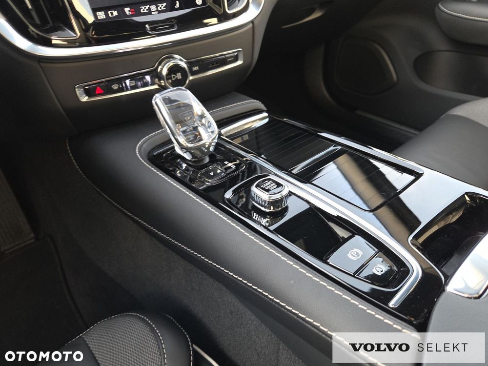 Volvo S60 T8 Recharge AWD Ultimate Dark - 25