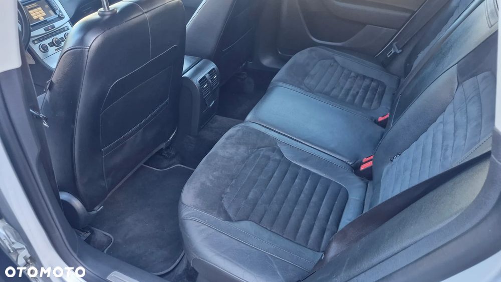 Volkswagen Passat 2.0 TDI 4Motion BlueMotion Technol Business Edition - 15