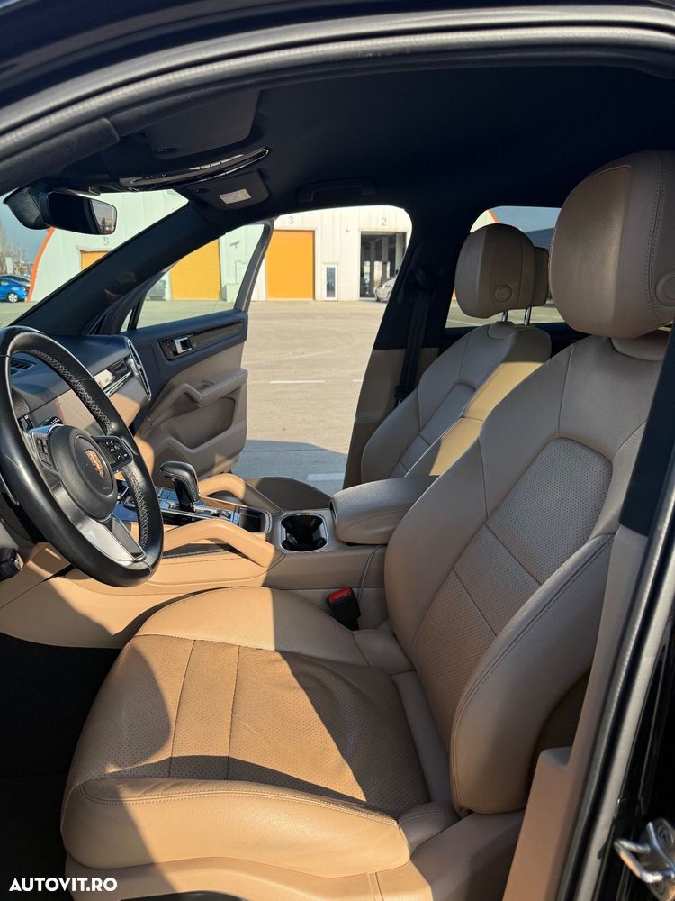 Porsche Cayenne Standard - 11
