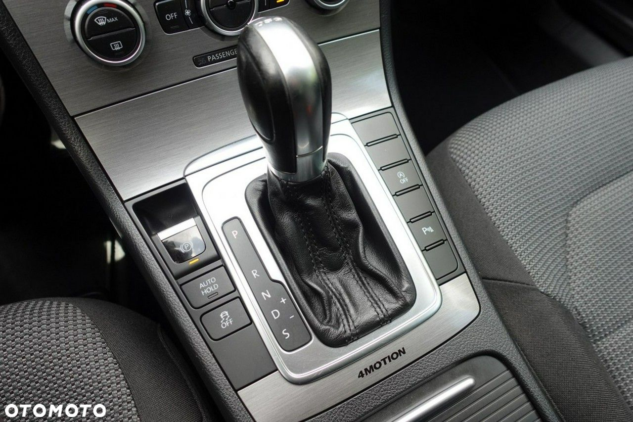 Volkswagen Passat - 17