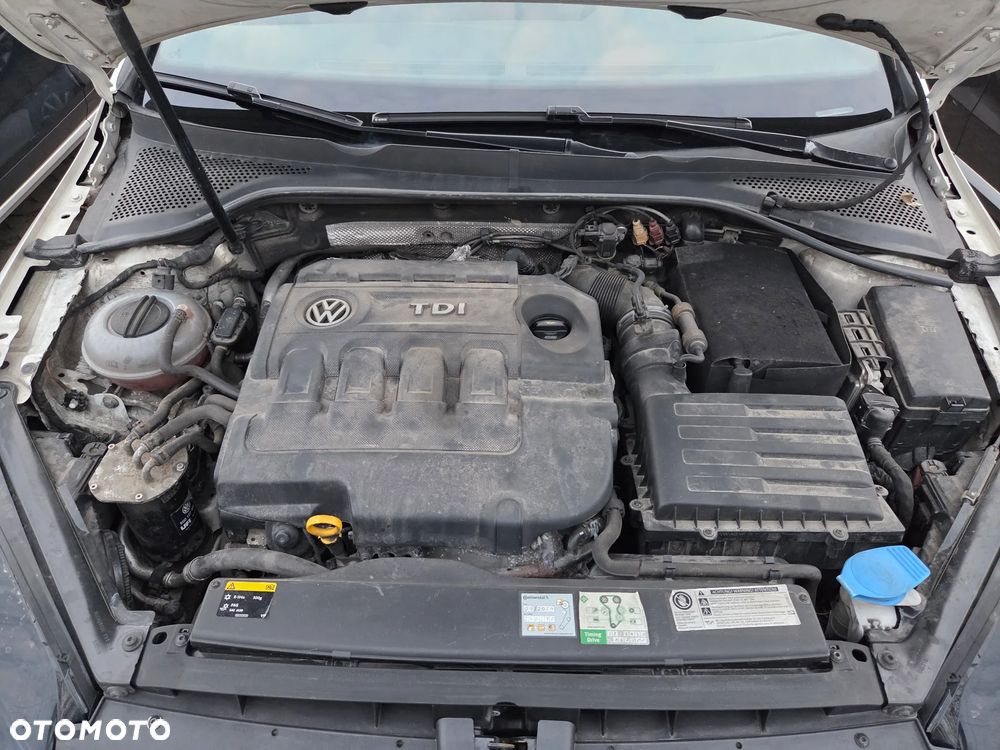 Volkswagen Golf 2.0 TDI (BlueMotion Technology) Highline - 23