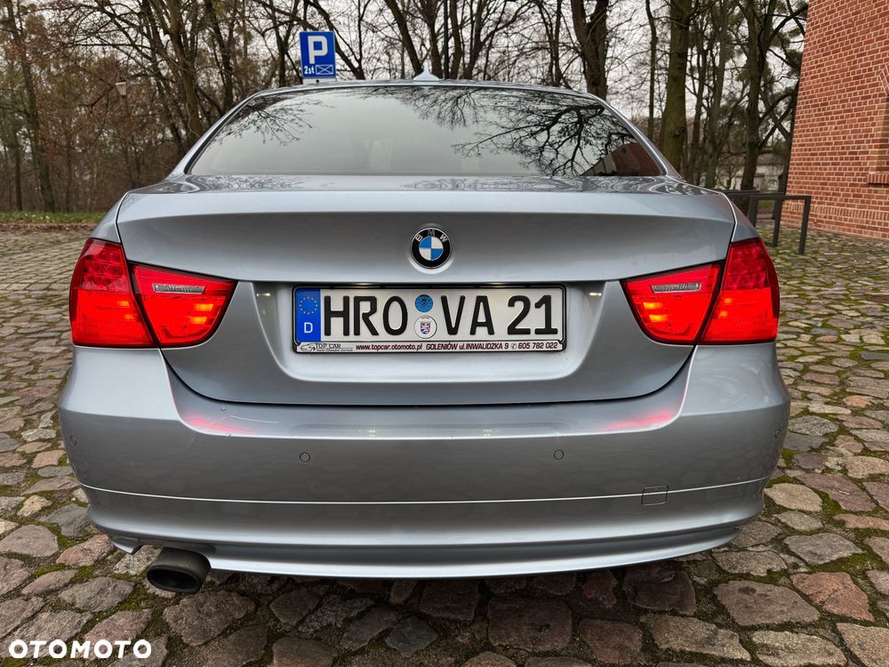 BMW Seria 3 320i Edition Sport - 11