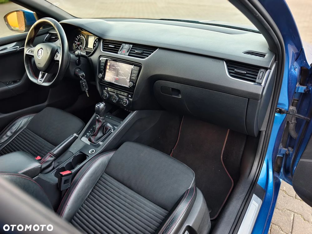 Skoda Octavia 2.0 TDI DSG RS - 19