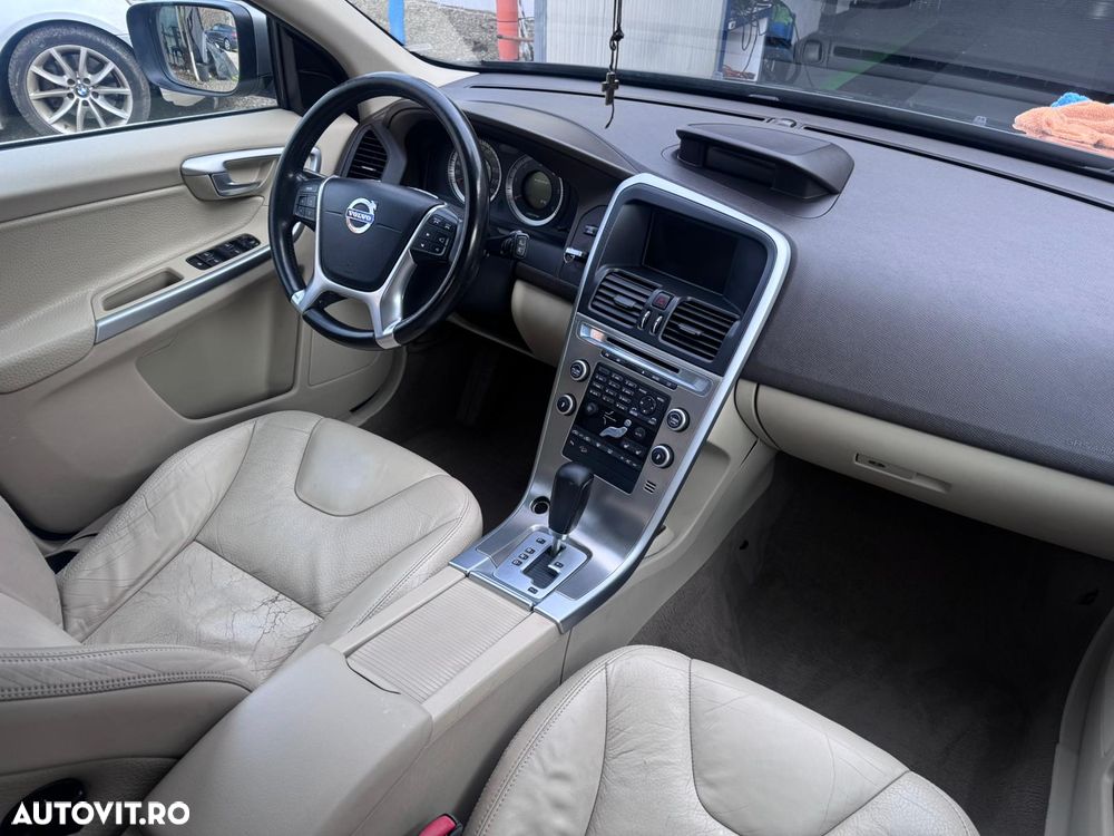 Volvo XC 60 D5 AWD A6 Basic - 3
