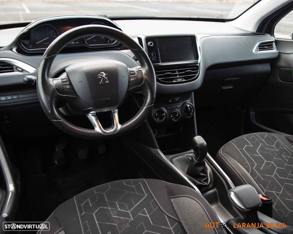 Peugeot 2008 1.2 PureTech Allure - 22