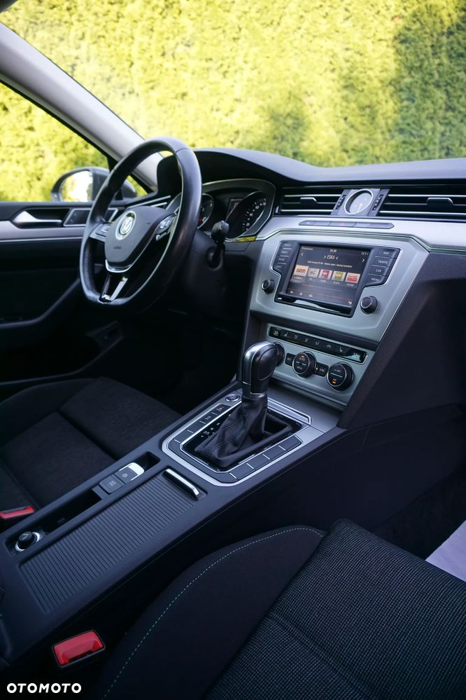 Volkswagen Passat - 23