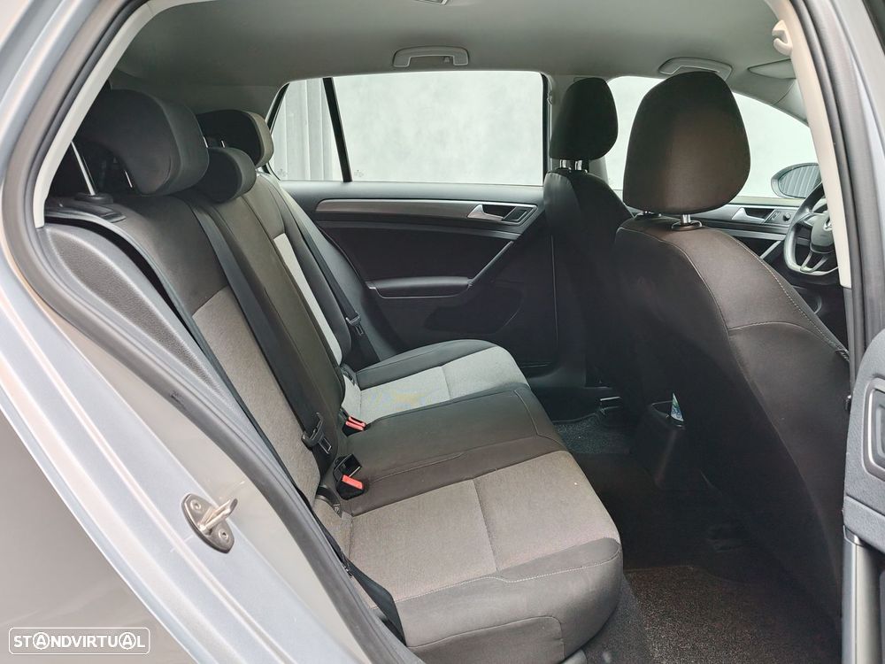 VW Golf 1.6 BlueTDI Comfortline - 12
