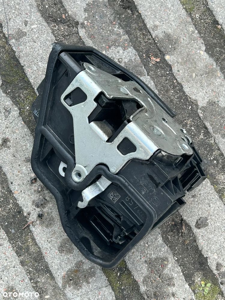 BMW E60 E70 ZAMEK DRZWI PRAWY PRZÓD 7229458 - 2