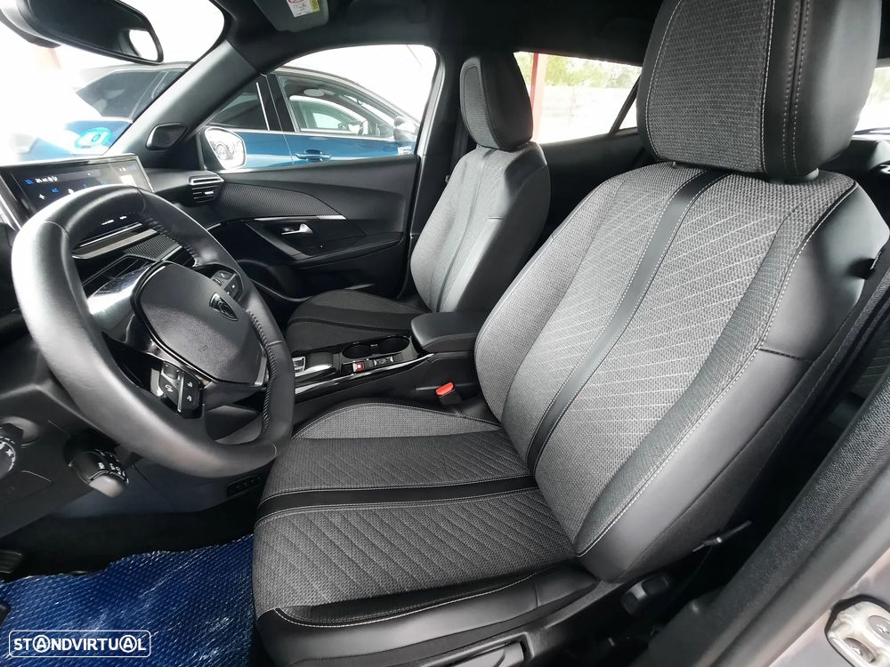 Peugeot e-2008 54 kWh Allure - 19