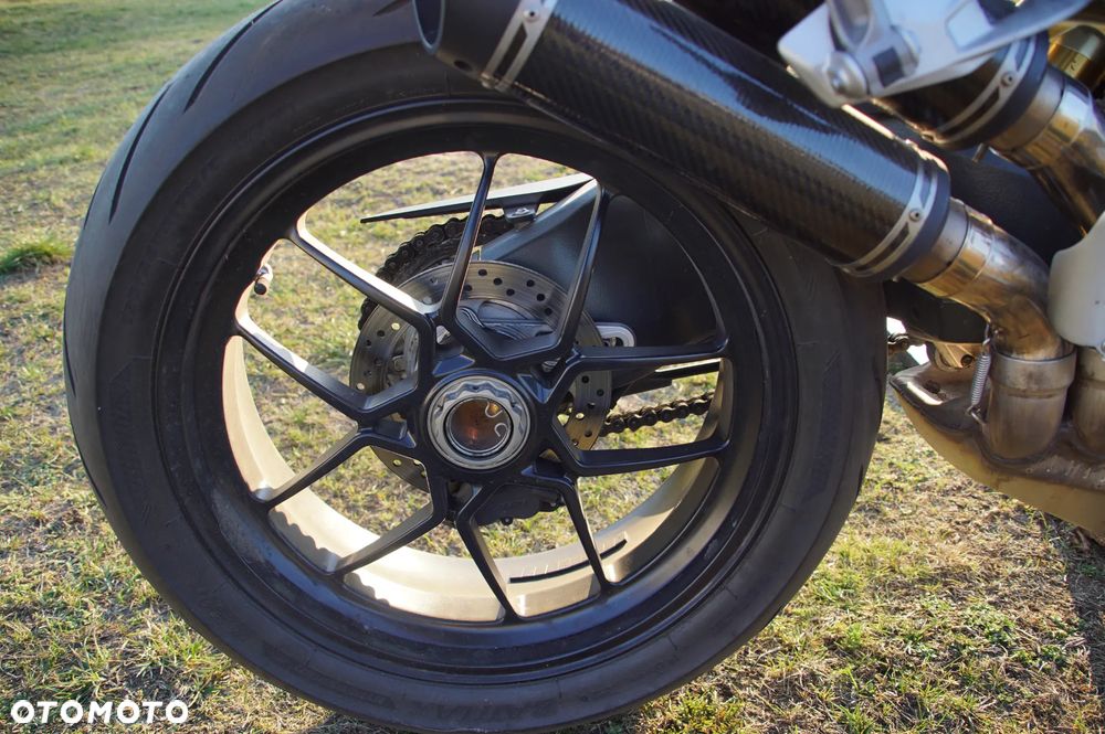 MV AGUSTA Brutale - 16