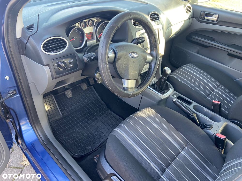 Ford Focus 1.6 16V Ambiente - 9