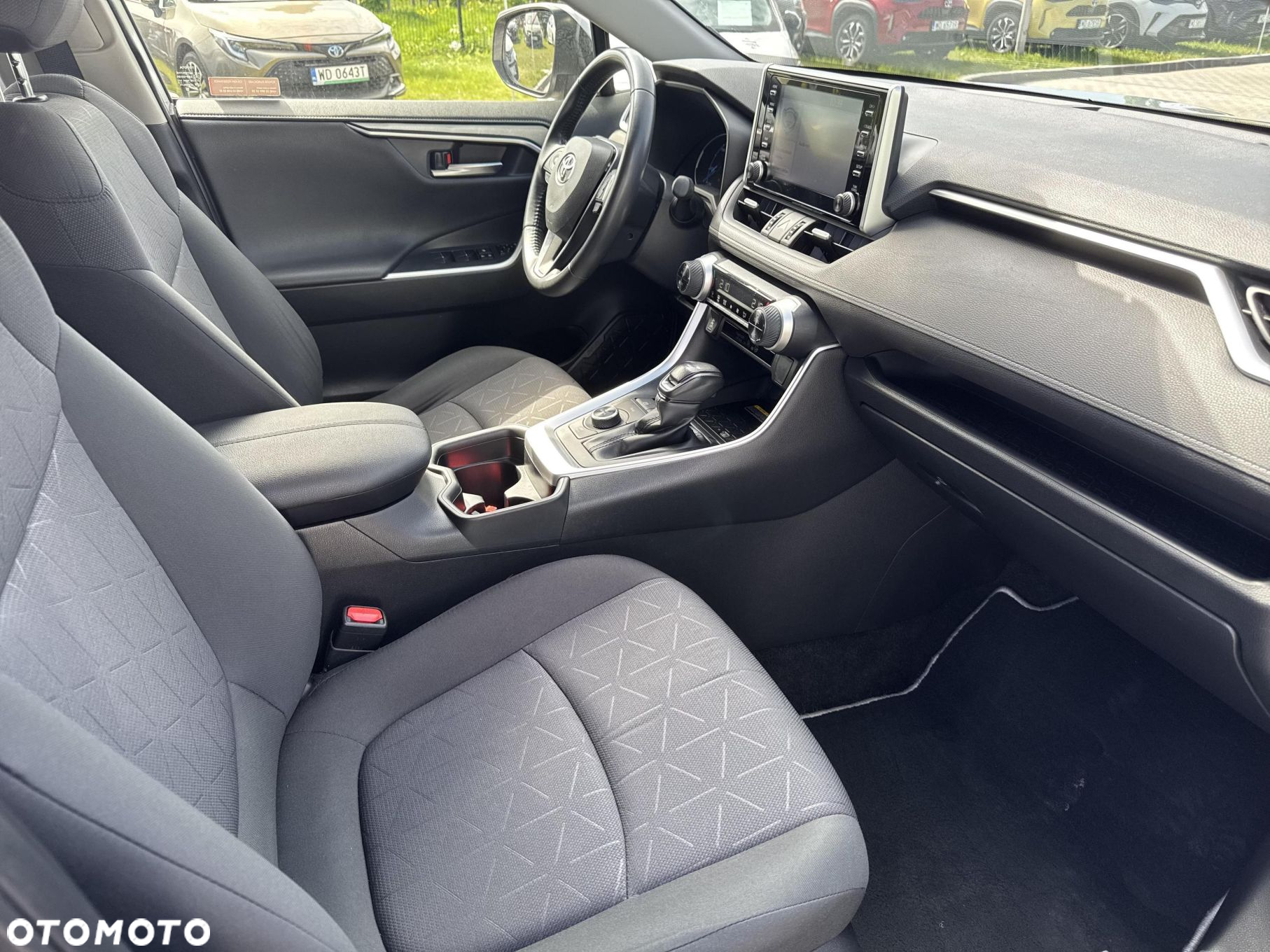 Toyota RAV4 - 10