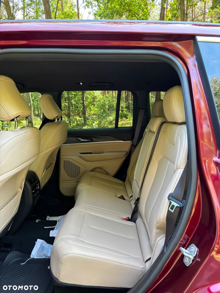 Jeep Grand Cherokee - 18