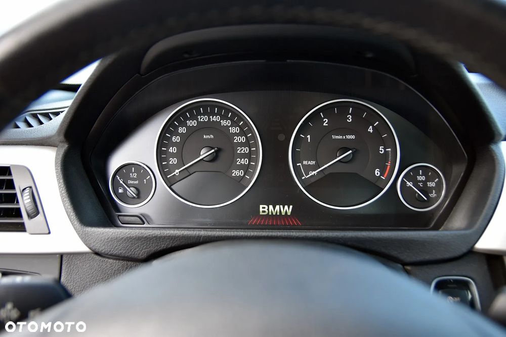 BMW Seria 3 320d - 33