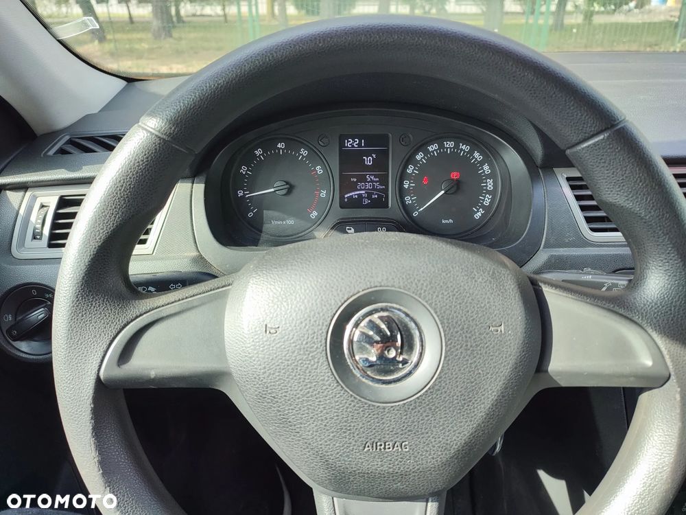 Skoda RAPID - 9