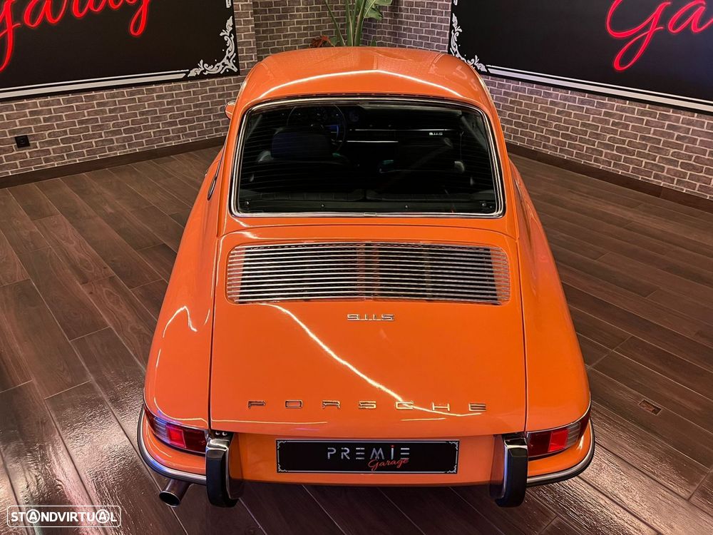 Porsche 911 Série F - 8