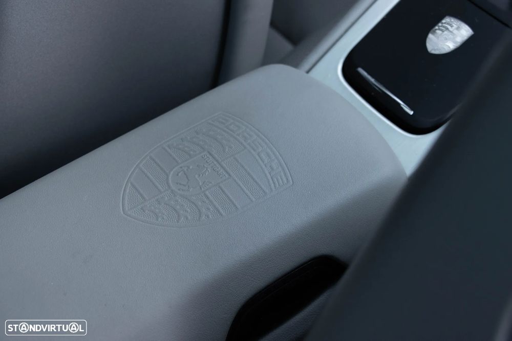 Porsche 911 (991) Carrera 4 S PDK - 42