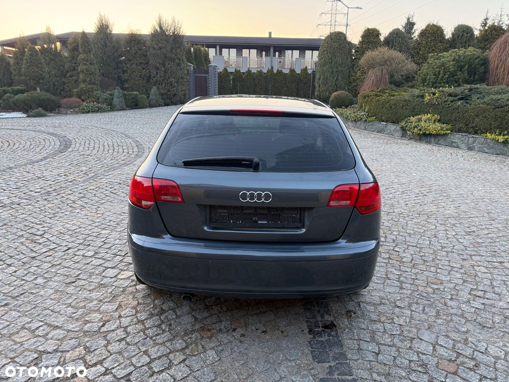 Audi A3 Sportback 1.6 Ambiente - 12