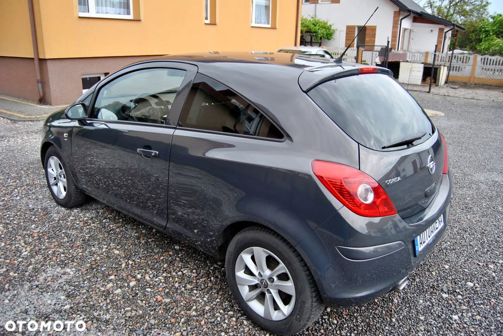 Opel Corsa 1.4 Cosmo - 15