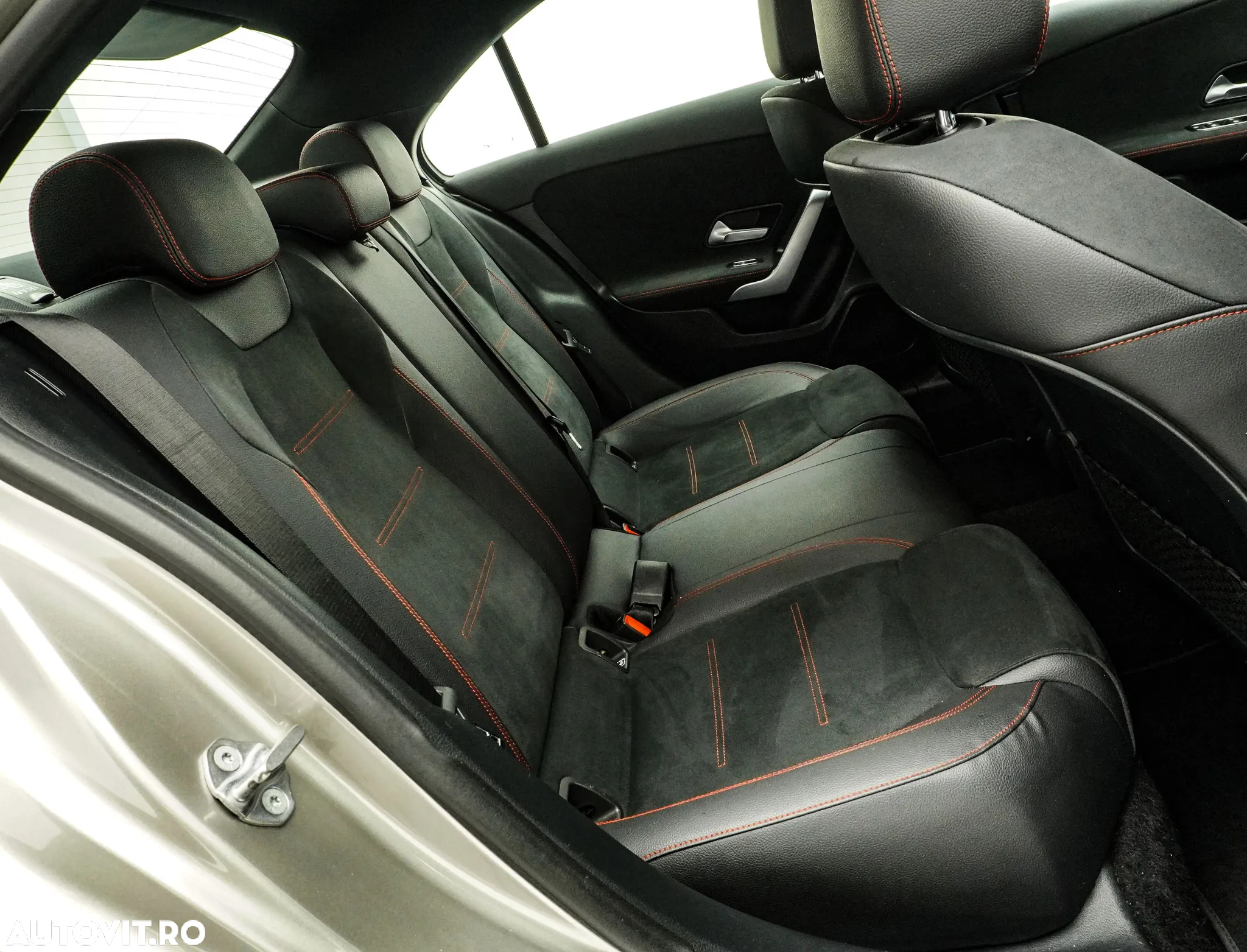 Mercedes-Benz A 180 d Sedan Aut. - 17