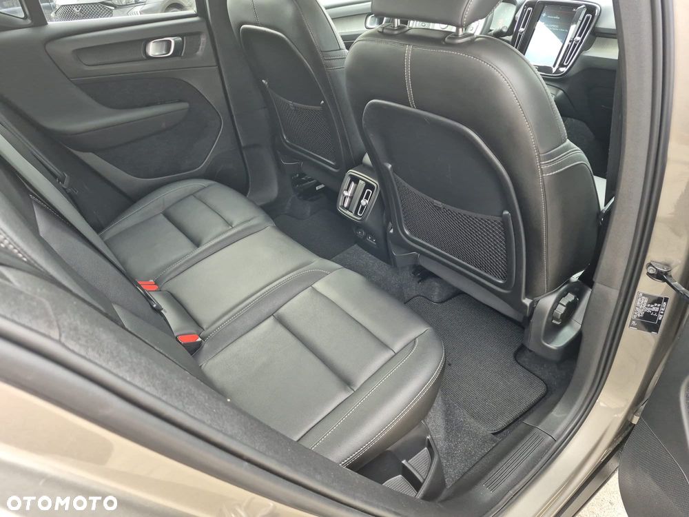 Volvo XC 40 - 31