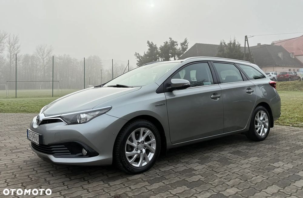 Toyota Auris Hybrid 135 Premium - 5