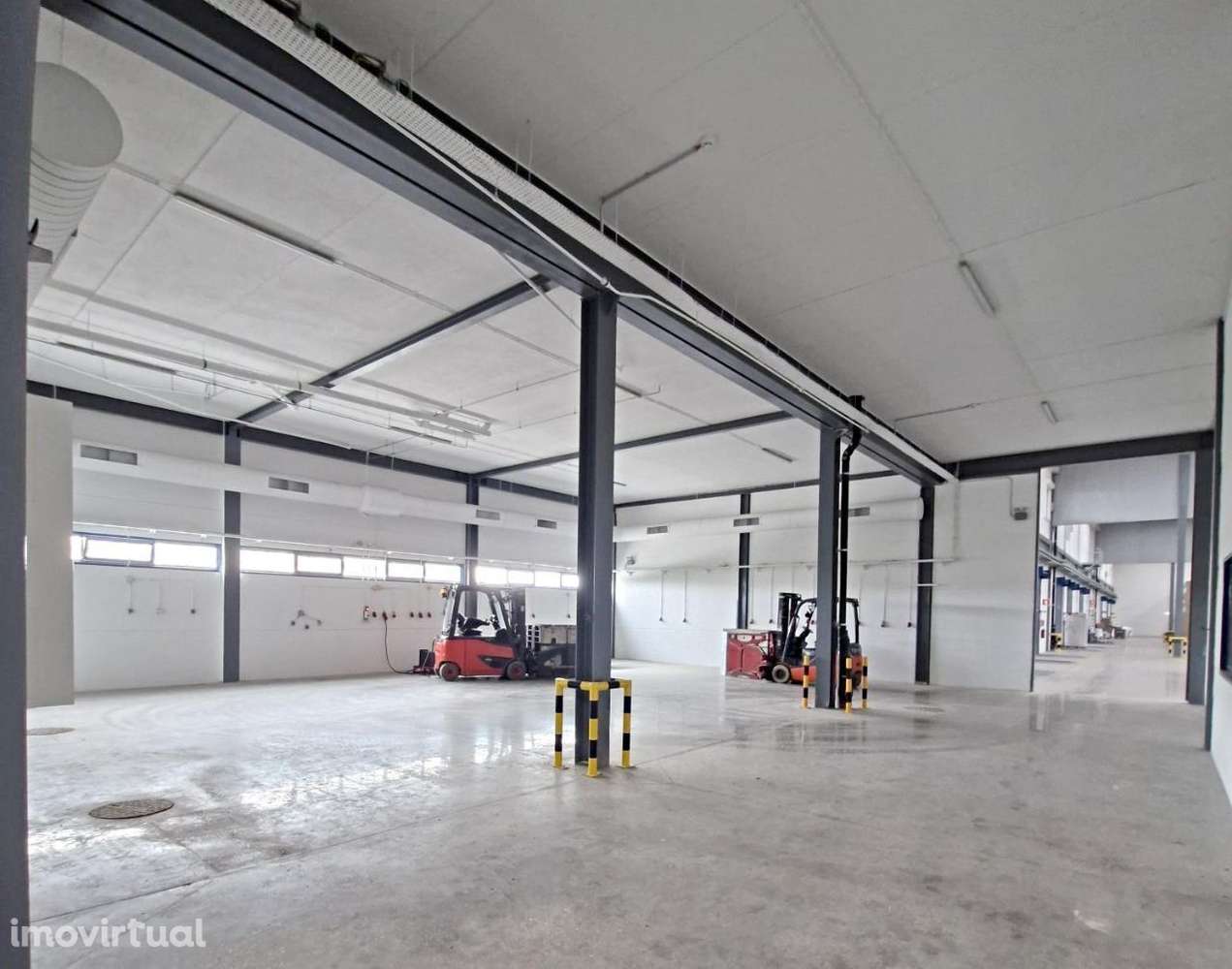 Armazém Alverca Arrendamento | 8.412 m2 | 10 Cais | A1 - Grande imagem: 5/27