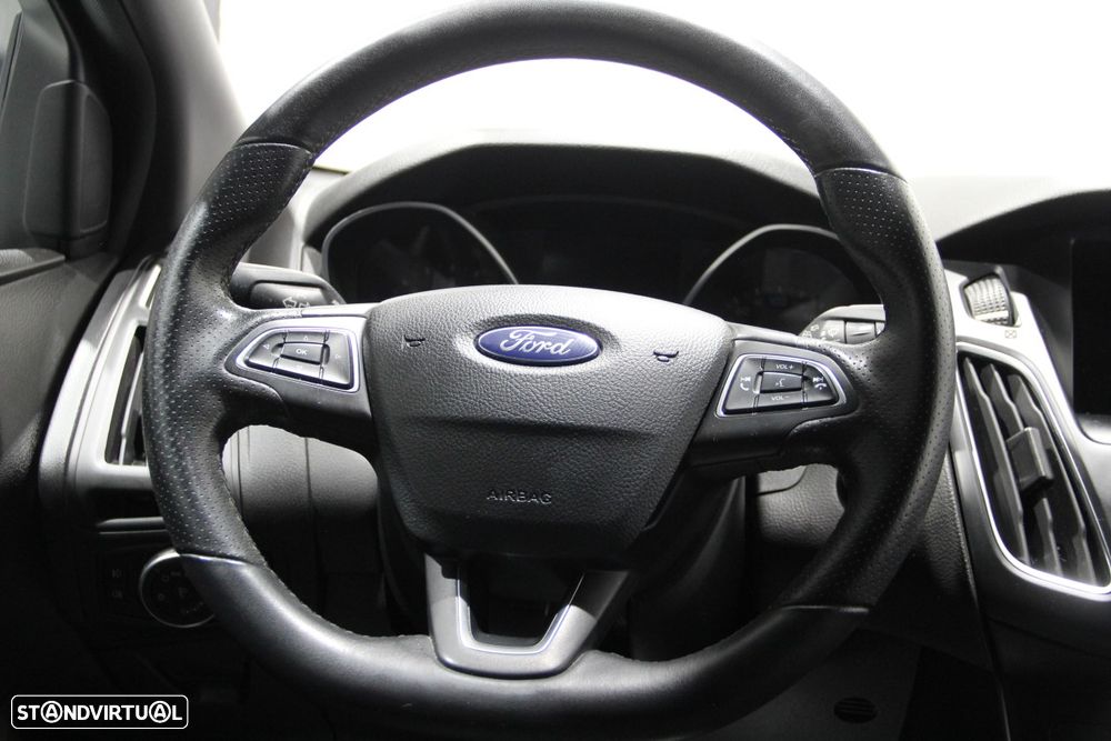 Ford Focus 1.5 TDCi ST-Line - 9