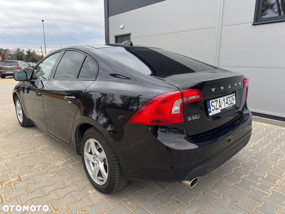 Volvo S60 D2 Momentum - 3