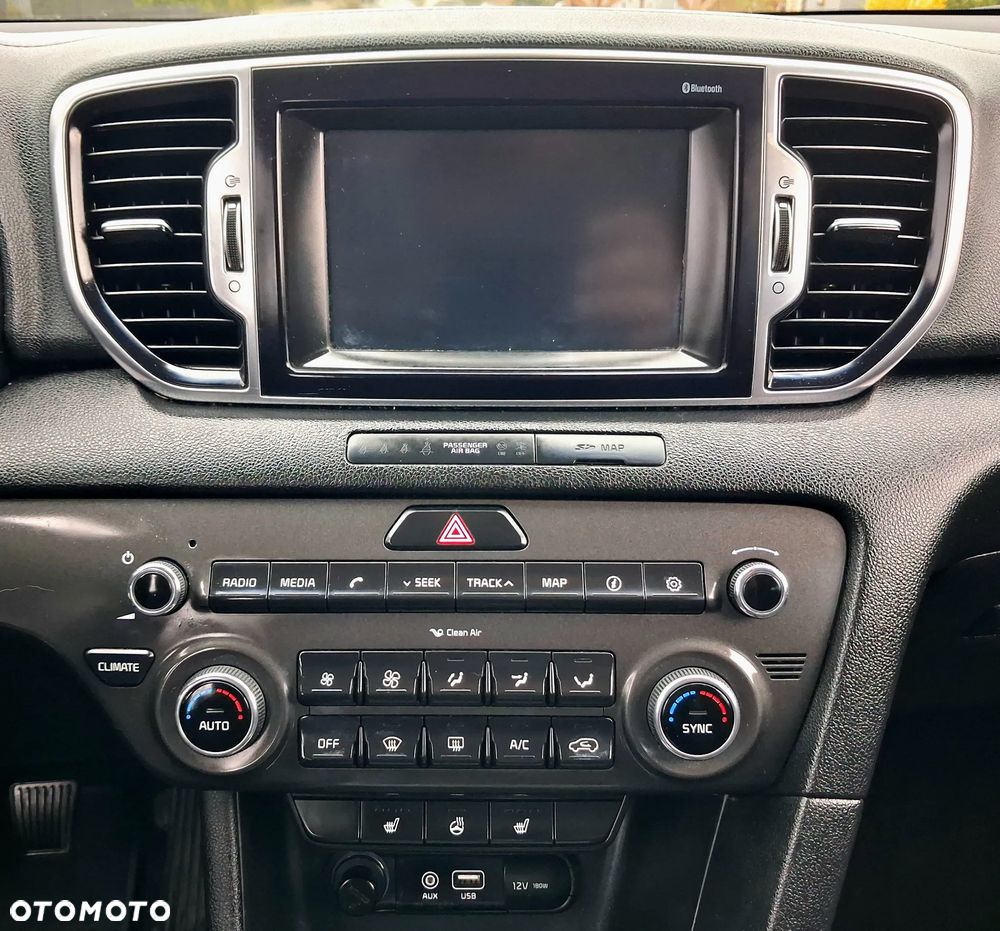 Kia Sportage 1.7 CRDI 2WD Dream-Team Edition - 27