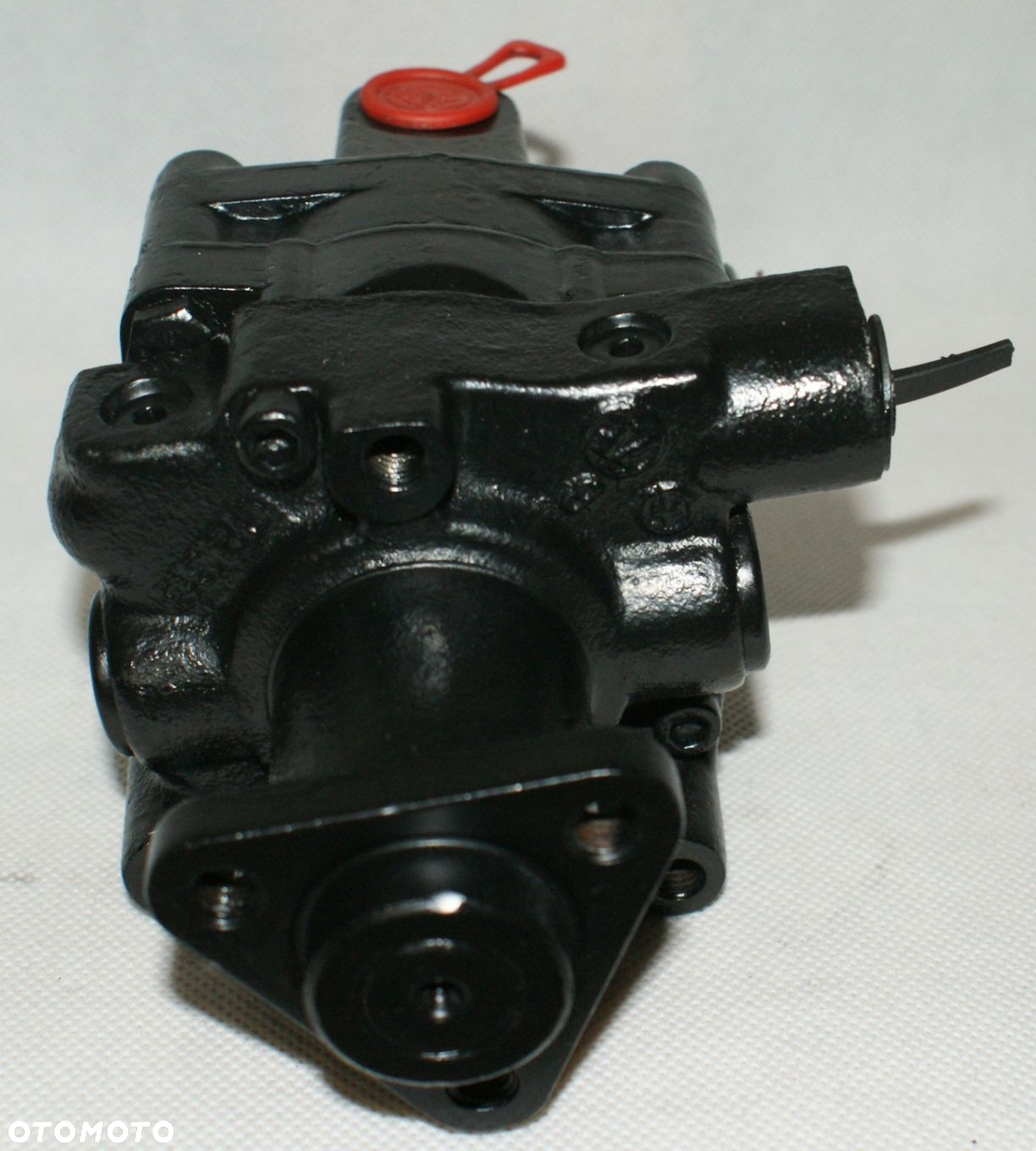 POMPA WSPOMAGANIA BMW 735i / 735iL 750i 1 132 277 - 3