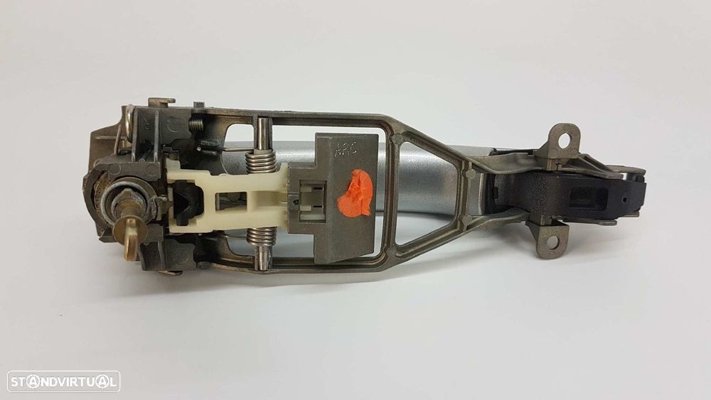 PUXADOR EXTERIOR FRENTE DIREITO VOLKSWAGEN TOUAREG (7LA) TDI R5 - 2