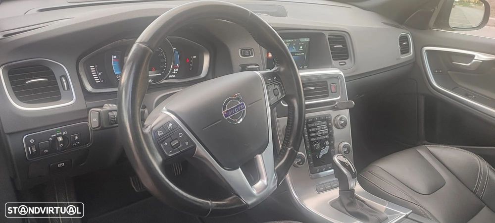 Volvo V60 2.4 D6 R-Design AWD Phev - 15
