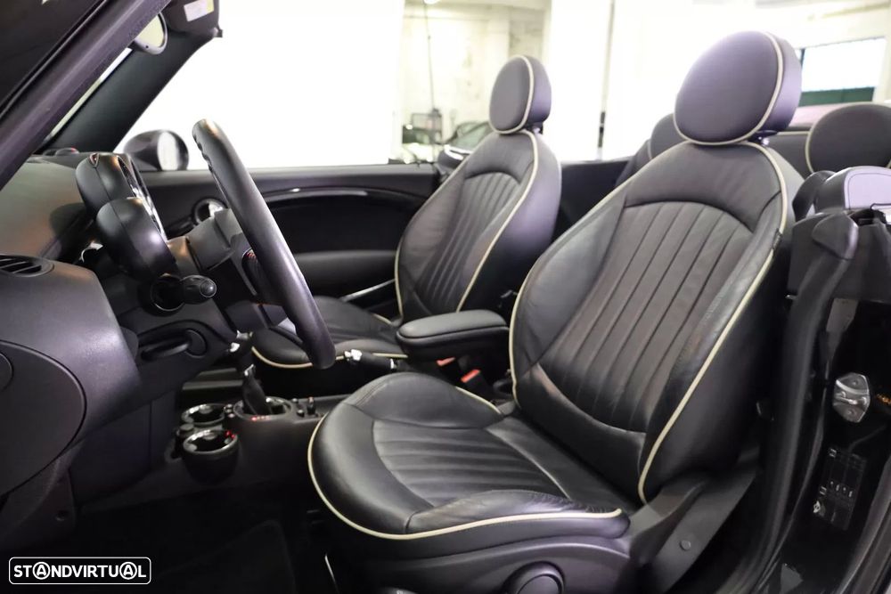 MINI Cabrio John Cooper Works Auto - 29