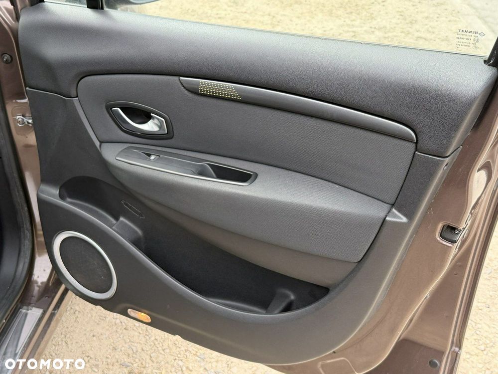 Renault Grand Scenic - 20