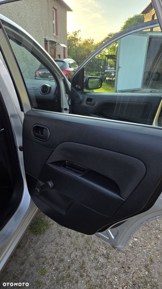 Ford Fiesta 1.4 - 15