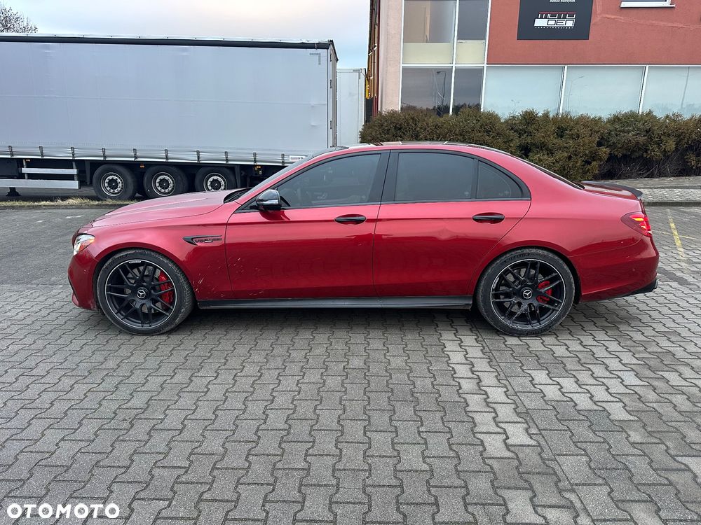 Mercedes-Benz Klasa E AMG 63 S 4Matic AMG Speedshift 9G-MCT - 3