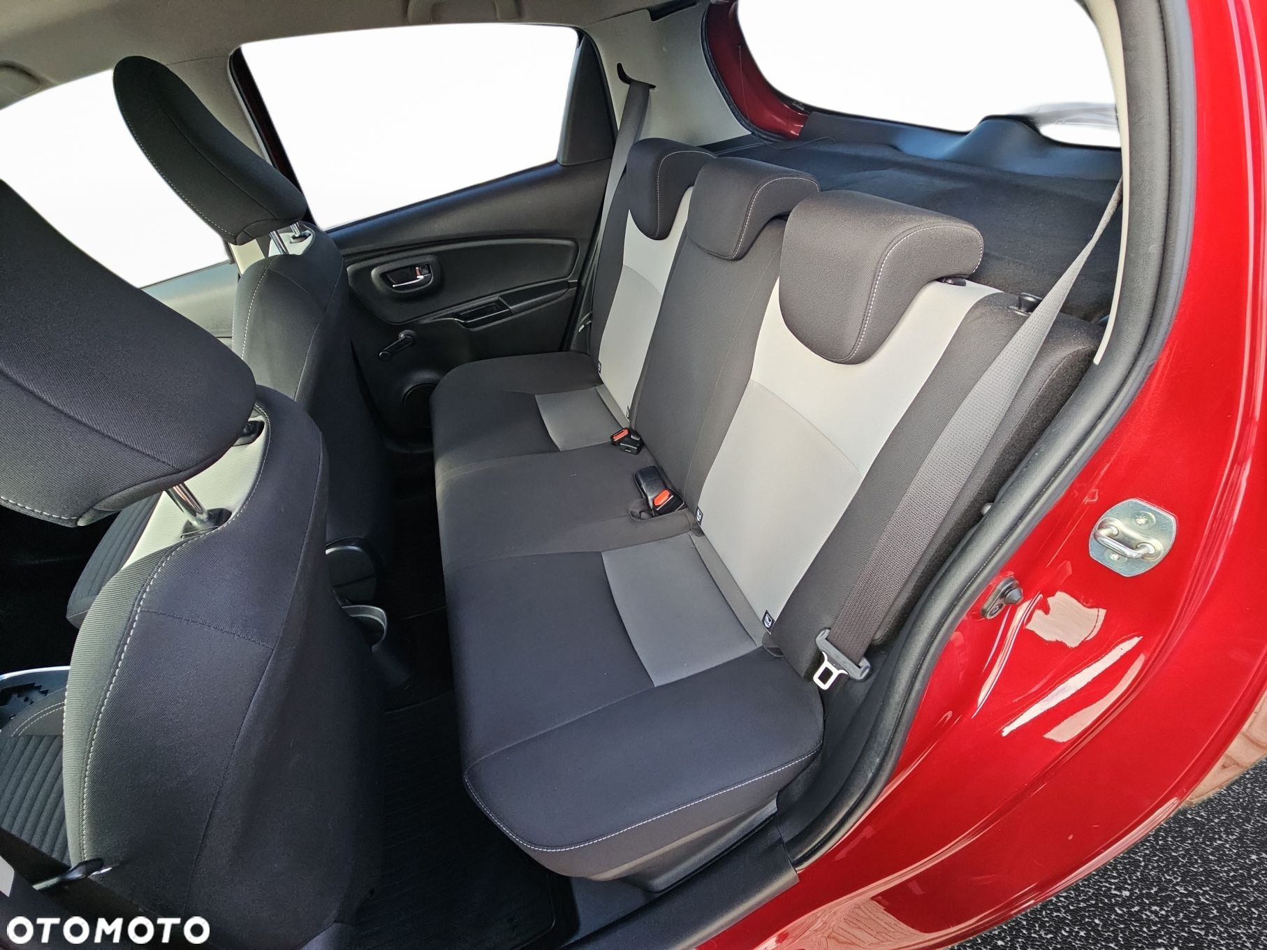Toyota Yaris - 10