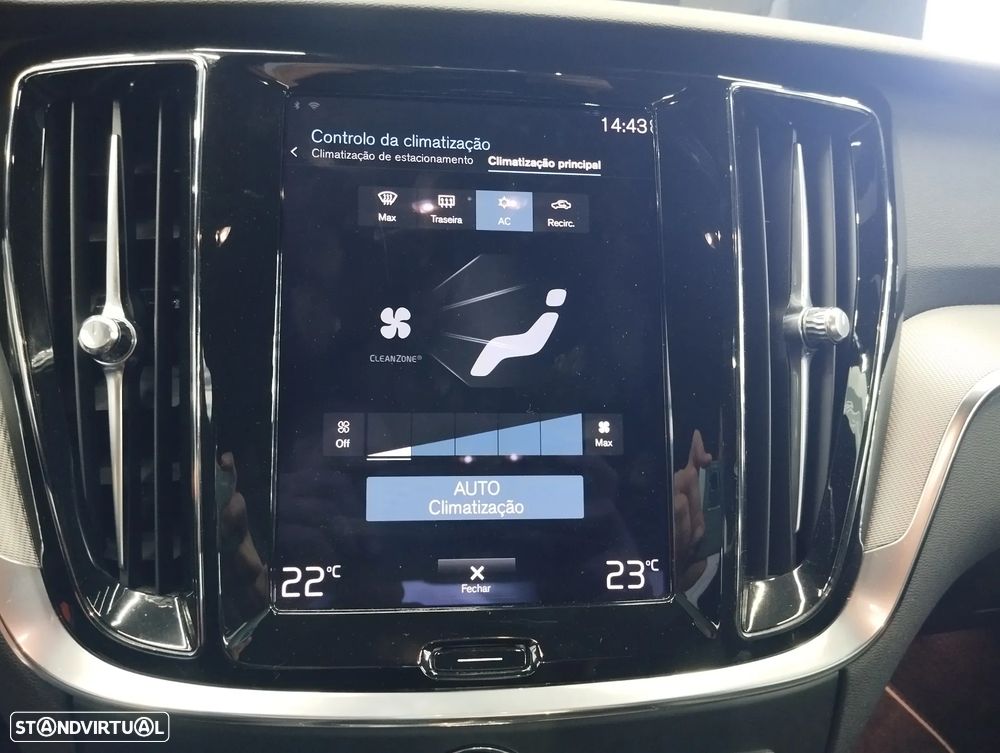 Volvo S60 2.0 T8 PHEV R-Design AWD - 25