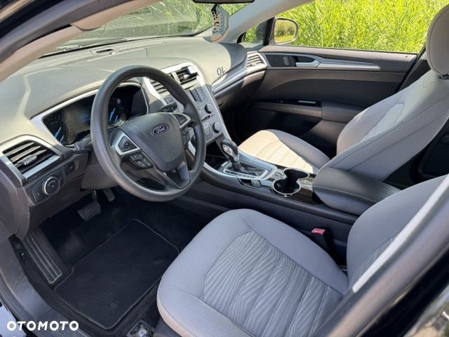 Ford Fusion - 10