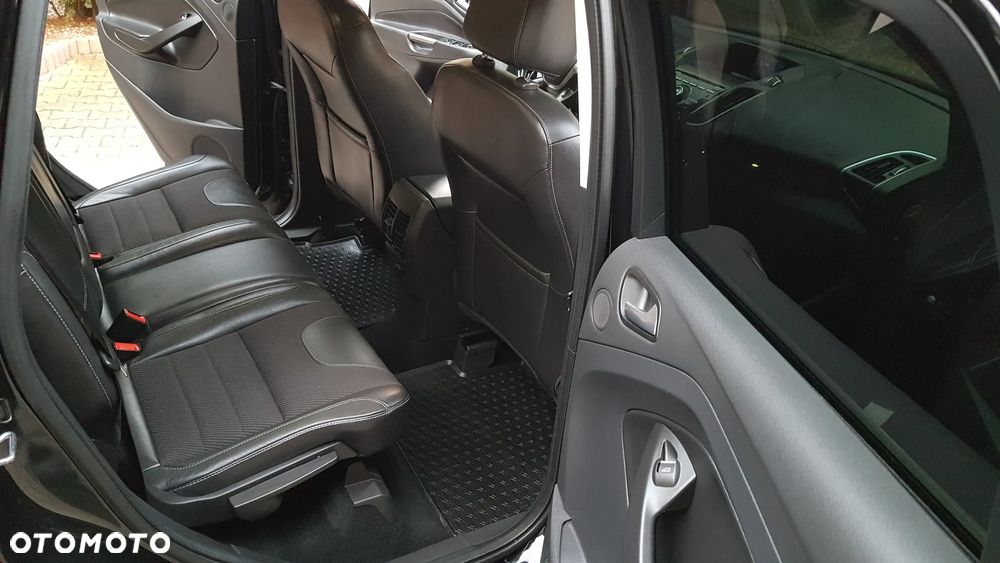 Ford Kuga 2.0 TDCi FWD Titanium Plus - 13