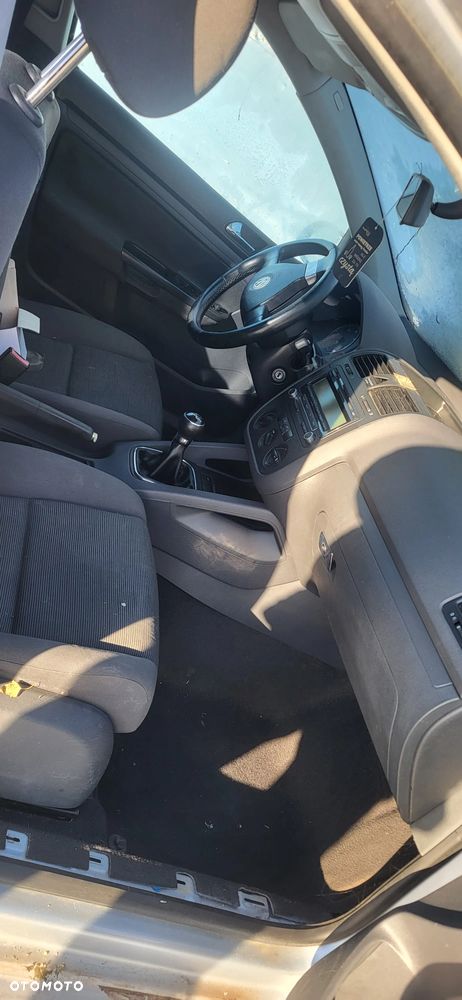 Volkswagen Golf 1.9 TDI Sportline - 5