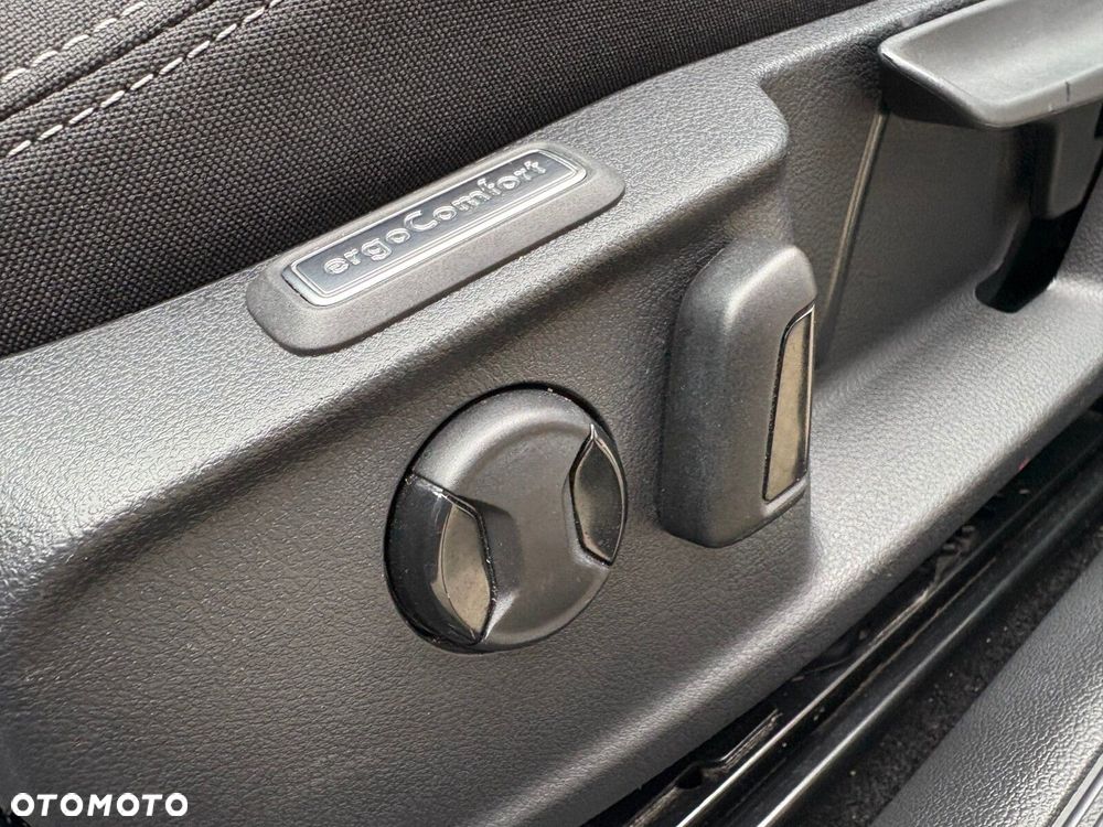 Volkswagen Passat - 21