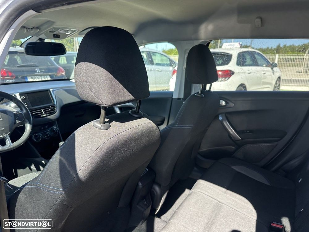 Peugeot 2008 1.2 PureTech SE Style - 9