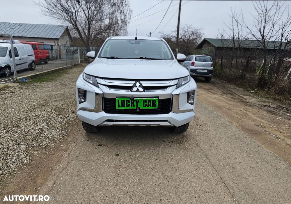 Mitsubishi L200 Double Cab 2.2 DI-D A/T Intense - 2