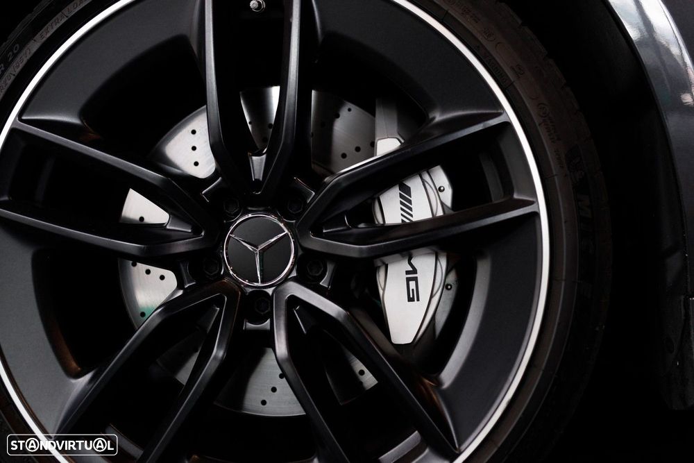 Mercedes-Benz E 53 AMG 4-Matic+ - 11