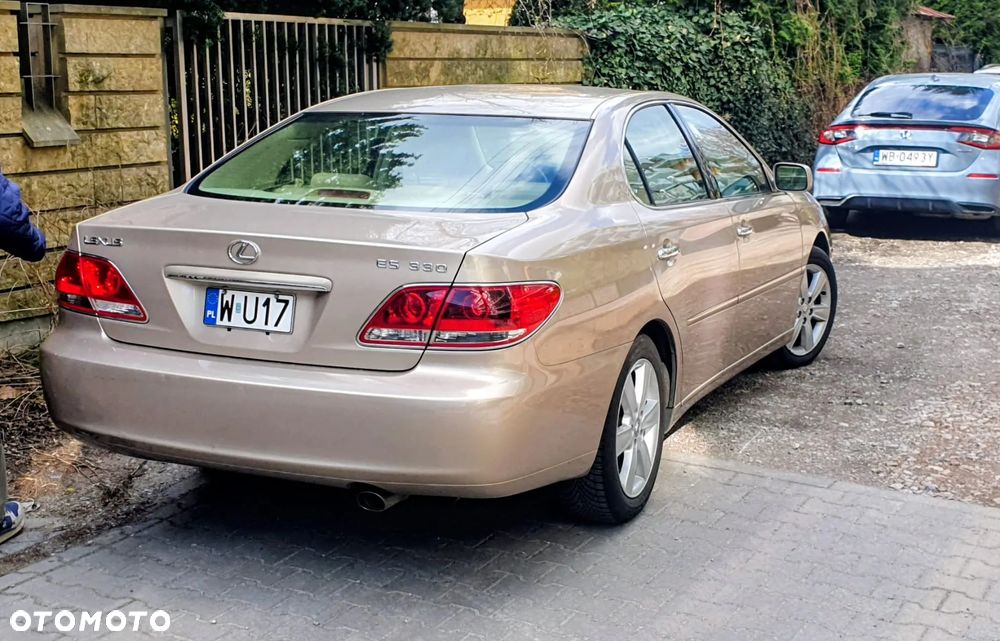 Lexus ES - 4