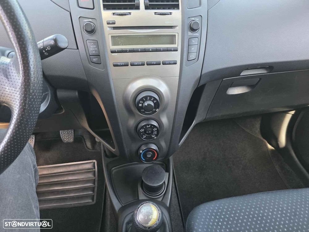 Toyota Yaris 1.4 D-4D AC - 14