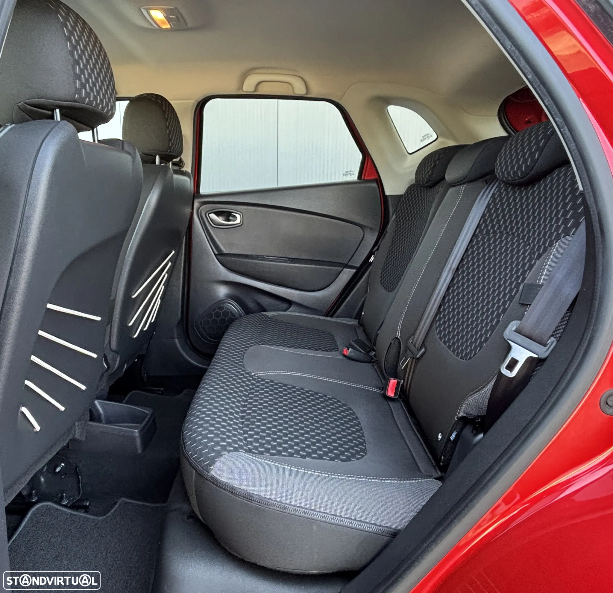 Renault Captur 1.5 dCi Exclusive EDC - 15