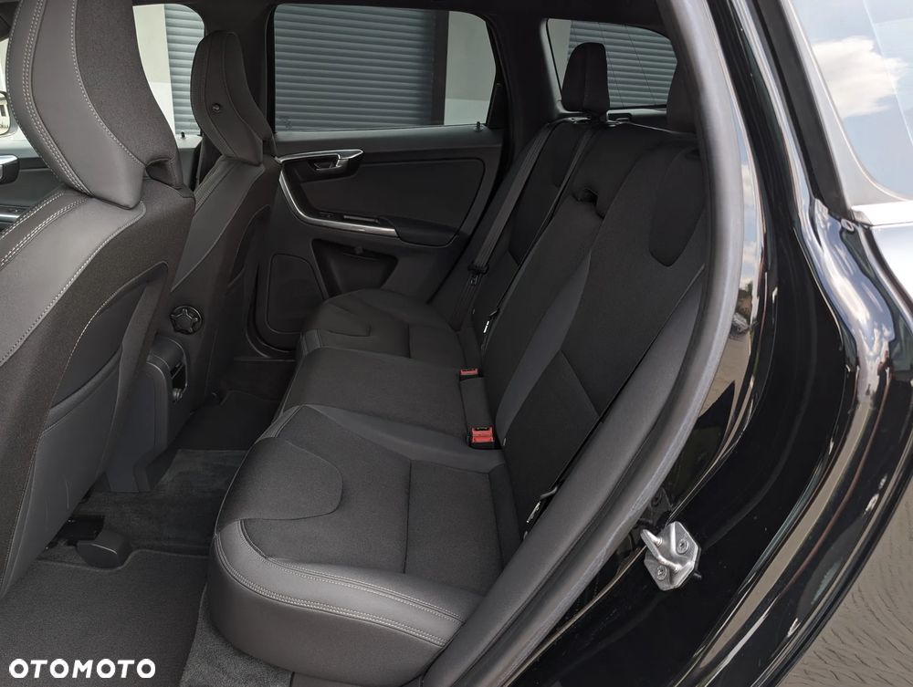 Volvo XC 60 D4 Momentum - 37